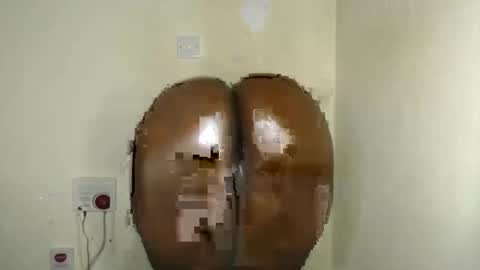 Snapshot of freaky_ass chatting on 09/20/25, 03:18 Berry online show from 09/20/25, 03:18