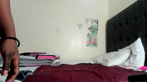 Sandra online show from 02/21/25, 09:02