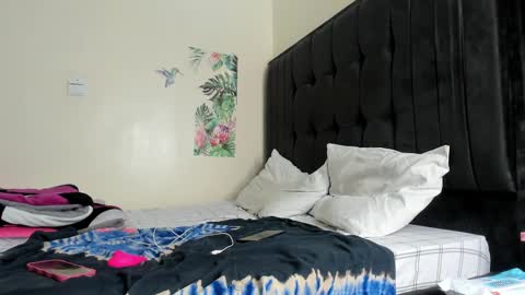 Sandra online show from 02/24/25, 09:10