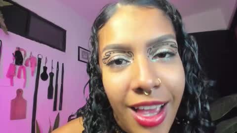 Lia Gomez online show from 12/17/25, 11:44