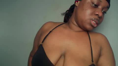 Snapshot of freaky_slut5 chatting on 04/28/26, 04:28 freaky slut5 online show from 04/28/26, 04:28
