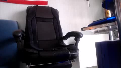 Snapshot of fred1051 chatting on 01/07/26, 09:01 yo online show from 01/07/26, 09:01