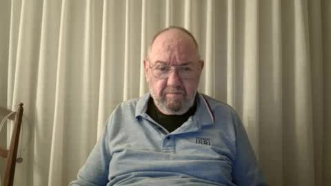 Snapshot of fredaldavid chatting on 12/19/24, 06:34 David Fredal online show from 12/19/24, 06:34