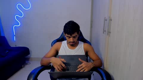 valeria online show from 04/12/26, 01:49