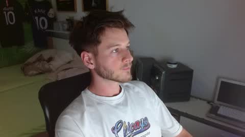Snapshot of freddy_star chatting on 04/29/26, 09:43 Frederick Perin online show from 04/29/26, 09:43