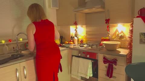 Louise or Lou 3 online show from 12/23/24, 07:41