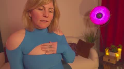 Louise or Lou 3 online show from 03/05/25, 07:17