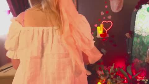 Louise or Lou 3 online show from 02/15/26, 02:47