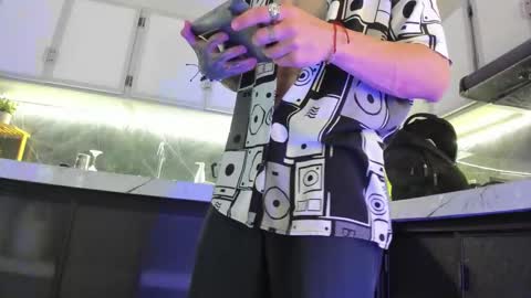 Xavier online show from 12/14/25, 07:36