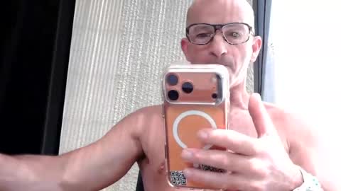 Frenchdaddylove online show from 06/01/26, 10:28
