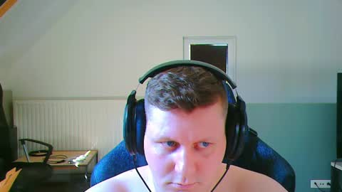 Snapshot of frenchfrieswithmayo chatting on 06/18/26, 02:21 French fries online show from 06/18/26, 02:21