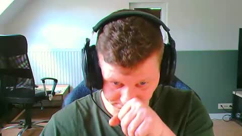 Snapshot of frenchfrieswithmayo chatting on 07/04/26, 10:54 French fries online show from 07/04/26, 10:54
