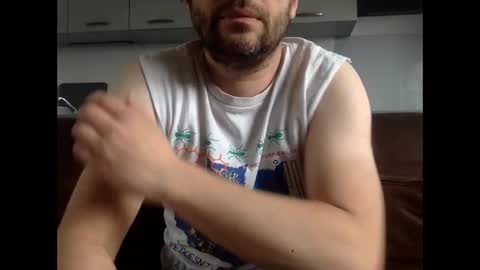 Snapshot of frenchy_from_paris chatting on 05/08/26, 12:43 frenchy_from_paris online show from 05/08/26, 12:43