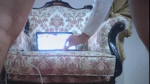 freshman  imonyou98 online show from 12/15/24, 12:51