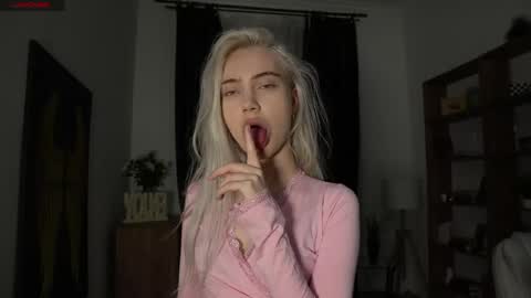 Freya online show from 04/17/26, 07:39