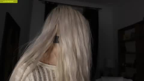 Freya online show from 04/19/26, 07:49