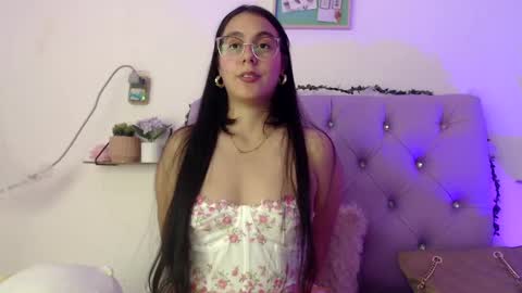 Snapshot of freyja_01 chatting on 03/04/25, 02:06 Freyja online show from 03/04/25, 02:06