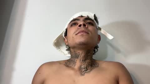 freyva_ online show from 10/25/25, 04:42