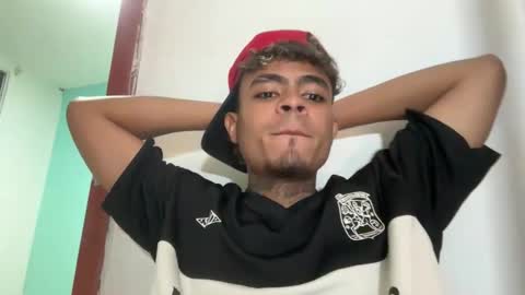 freyva_ online show from 11/28/25, 08:39