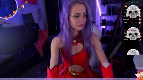 Snapshot of frida_fortune chatting on 10/30/25, 12:12 Frida A boost to fortune for the one who gives a thumbs up and a bonus lucky for those who support me by joining the fanclub online show from 10/30/25, 12:12