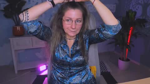 Frida Tander online show from 12/20/24, 09:11