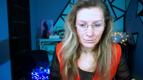 Frida Tander online show from 12/26/24, 09:11