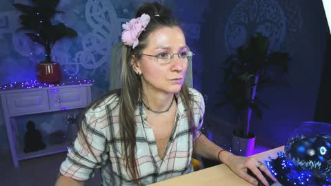 Frida Tander online show from 12/27/24, 03:15