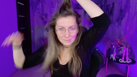 Frida Tander online show from 01/01/25, 09:07