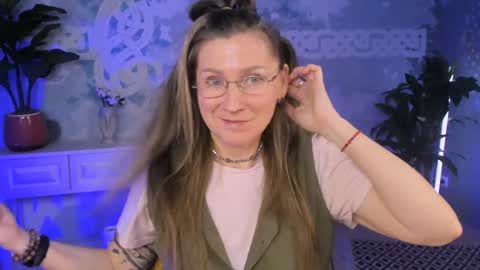 Frida Tander online show from 02/07/25, 02:37