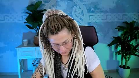 Frida Tander online show from 12/14/25, 05:13