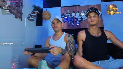 Snapshot of friendsofeverything_ chatting on 11/11/25, 11:27 Adam y pitter online show from 11/11/25, 11:27