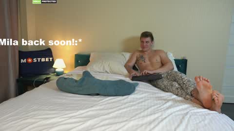 Snapshot of friendsurdreams chatting on 12/17/24, 03:06 friendsurdreams online show from 12/17/24, 03:06