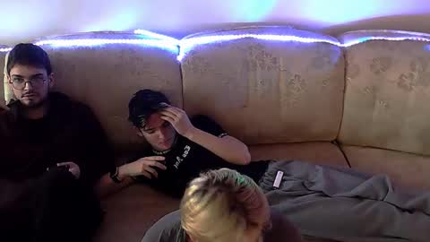 frill1 online show from 03/08/26, 08:18