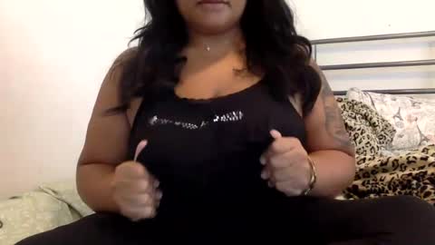 Snapshot of friskythickbabexo chatting on 06/22/26, 09:01 Friskybabexo online show from 06/22/26, 09:01