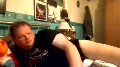 Snapshot of fritzboy290 chatting on 07/11/26, 02:36 Tom online show from 07/11/26, 02:36