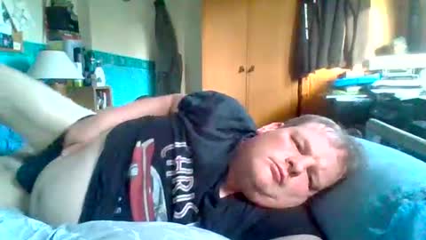 Snapshot of fritzboy290 chatting on 07/18/26, 05:11 Tom online show from 07/18/26, 05:11