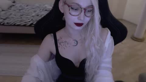 Snapshot of fromsun_forsoul chatting on 07/08/26, 05:17 Lilith online show from 07/08/26, 05:17