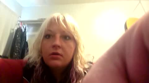 frostbitenfoxxx online show from 05/24/26, 11:54