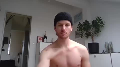 frozenyoga online show from 02/20/25, 01:51