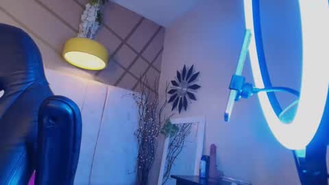 frreeya online show from 02/17/26, 10:05