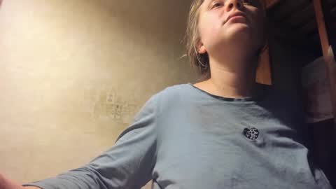 Snapshot of frumcake chatting on 12/29/24, 01:13 FrumCake online show from 12/29/24, 01:13