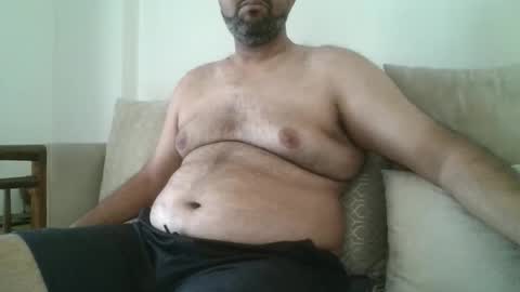 Snapshot of fruti_loops chatting on 12/23/25, 06:33 fruti loops Bull online show from 12/23/25, 06:33
