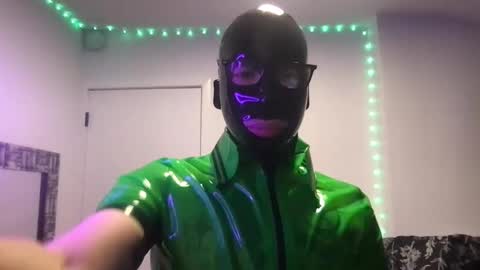 Snapshot of ftmrubbervamp chatting on 12/06/24, 11:47 FTM Rubber Model online show from 12/06/24, 11:47