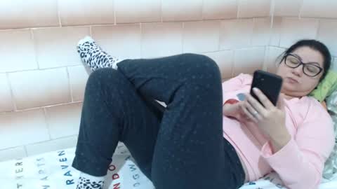 Snapshot of fuck_my_face chatting on 01/17/25, 05:32 Ella online show from 01/17/25, 05:32