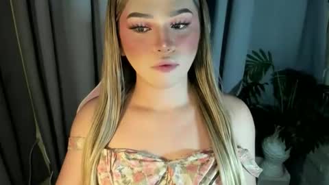 Snapshot of fuckdoll_rain chatting on 05/28/26, 02:47 R A I N M O R A L E S G M A I L . C O M online show from 05/28/26, 02:47