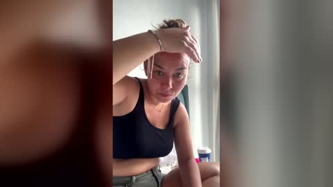 Snapshot of fuckhard4you chatting on 02/06/26, 02:27 La online show from 02/06/26, 02:27