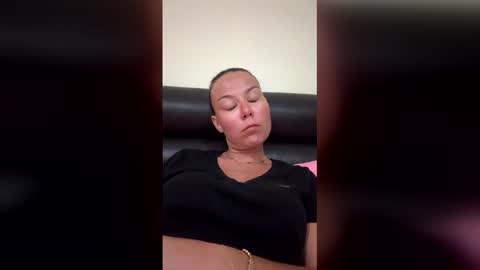 Snapshot of fuckhard4you chatting on 02/12/26, 10:10 La online show from 02/12/26, 10:10