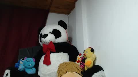 Mia and Gary  online show from 02/06/25, 04:21