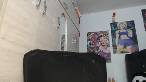 Mia and Gary  online show from 11/16/25, 01:44