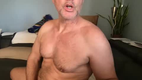 Snapshot of fuertecock chatting on 02/22/25, 01:11 Gregorio online show from 02/22/25, 01:11